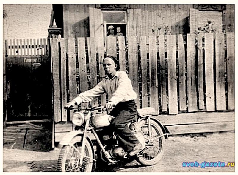 Мотоцикл "Москва", ул.Волочаевская, 2