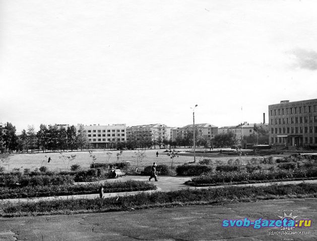 Центральная площадь перед гостиницей, 1974 г.
