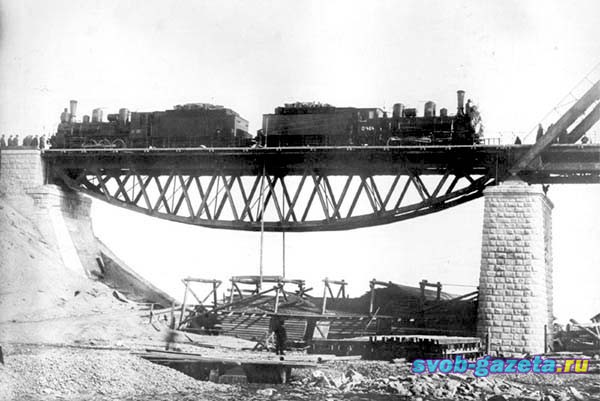 Испытания пролета моста через реку Зея, 1913 год